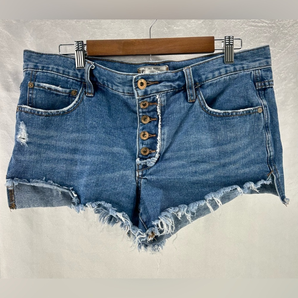 Free People Distressed Jean Shorts Size W29